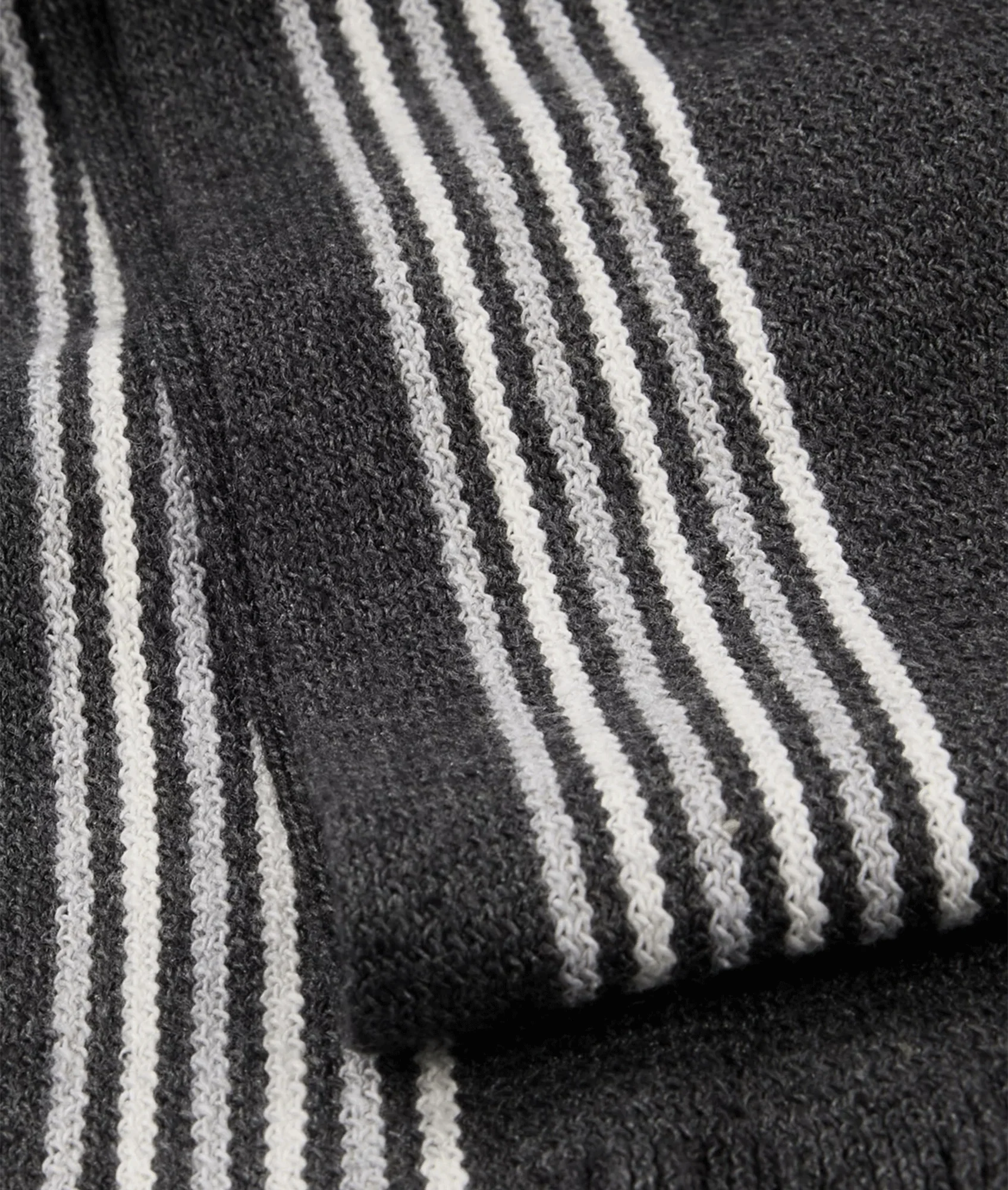 Enzo Raschel-knit Scarf and Hat Set - Grey - Image 4
